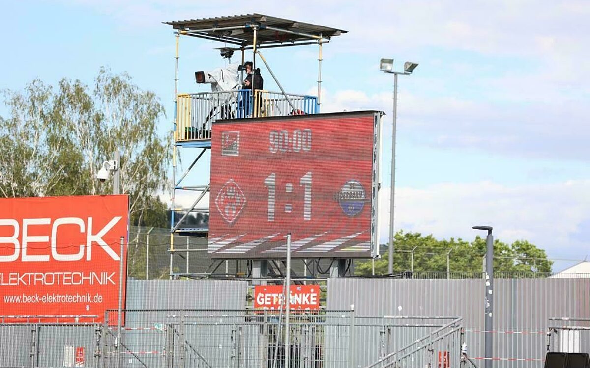 Anzeigetafel mit endstand am dallenberg Anzeigetafel mit endstand am dallenberg